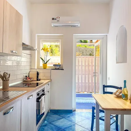 Apartment Yourhome - Casa Silvanella N 28 Positano